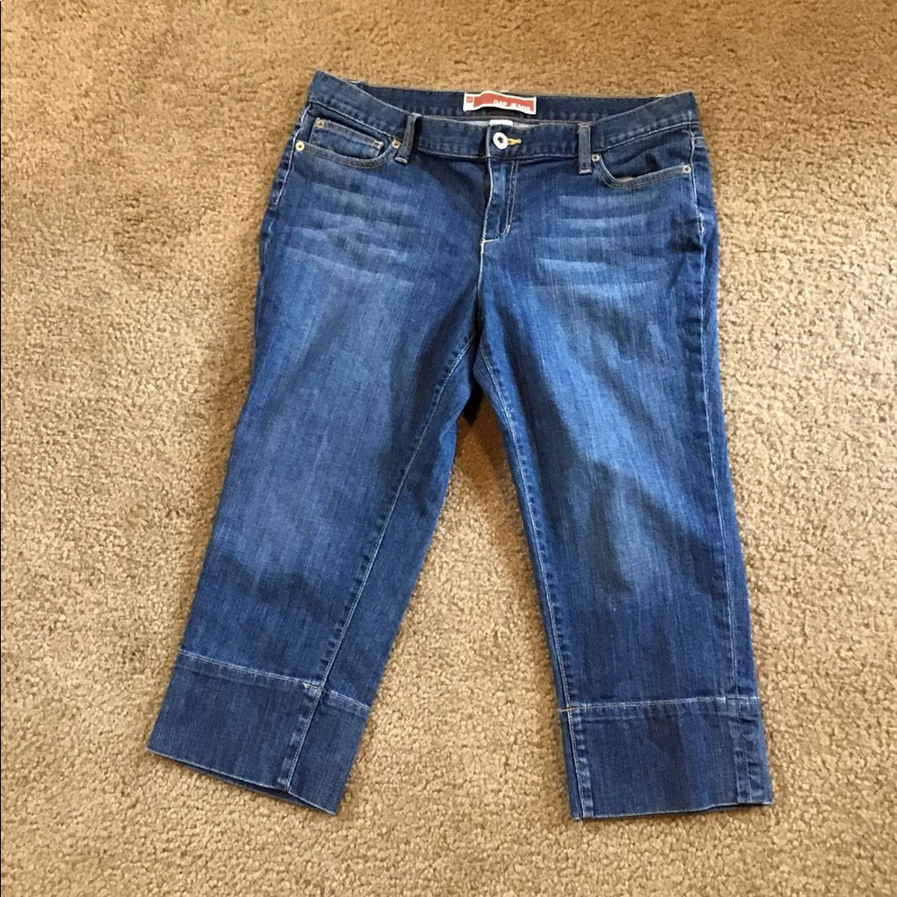 COPY - WOMANS GAP CROPPED JEANS SZ 10
